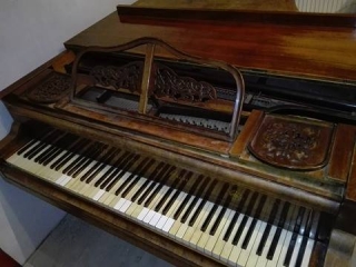 Klavír-krídlo 1862
