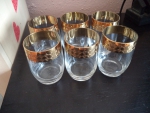 Sada sklenených pohárov so zlatým lemovaním