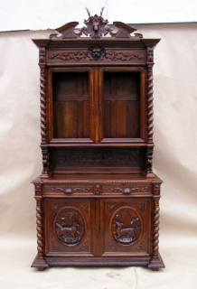 Starožitný nábytok - poľovnícky set z roku 1860