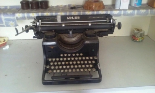 Adler pisaci stroj