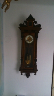Predam nastenne hodiny r.vyroby 1890 az 1910