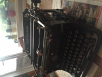 Predám starožitný písací stroj