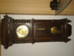 predam cca 120 rokov stare hodiny na stenu