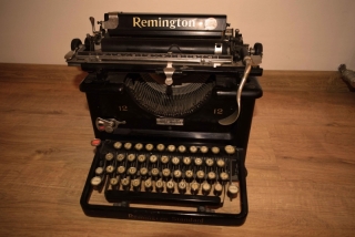 Pisaci stroj z roku 1922