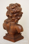 Dřevěná busta ženy. 19. století