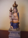 Predám drevenú sochu madony s Ježišom.