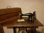 Starožitný šijací stroj