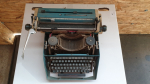 Predám starý písací stroj