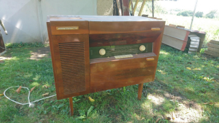 Predám starý rádio gramofón Tesla Humoreska