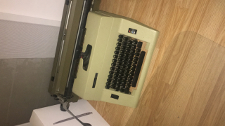 Písací stroj Robotron 24